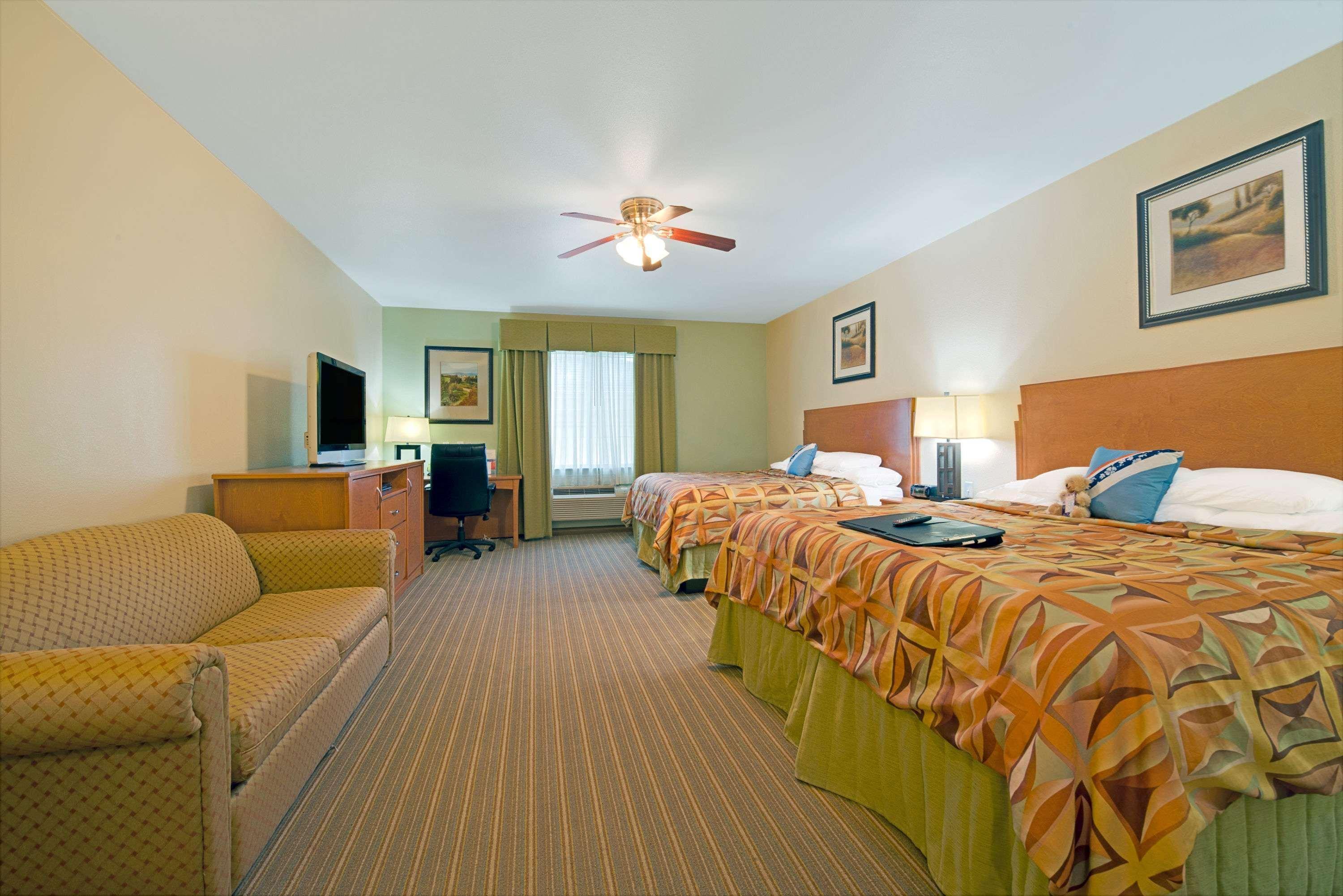 Super 8 By Wyndham Austin/Airport North Hotel Exterior foto